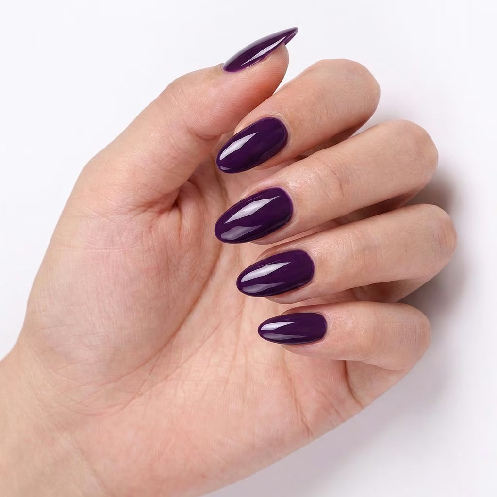 LILYCUTE Deep Plum Nail Gel Polish 7ml (X040) UV LED - LILYCUTE - Hand Swatch