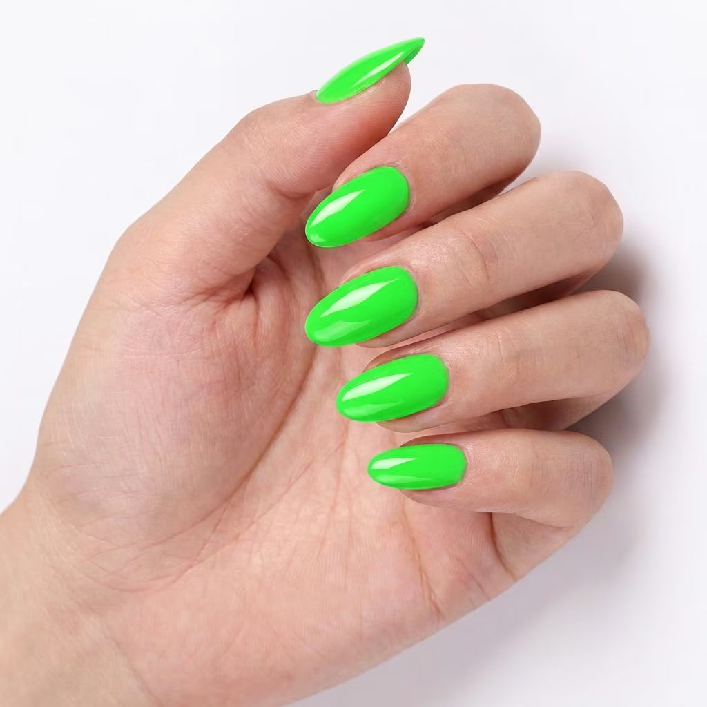 LILYCUTE Electric Green Nail Gel Polish 7ml (X096) UV LED - LILYCUTE - Hand Swatch