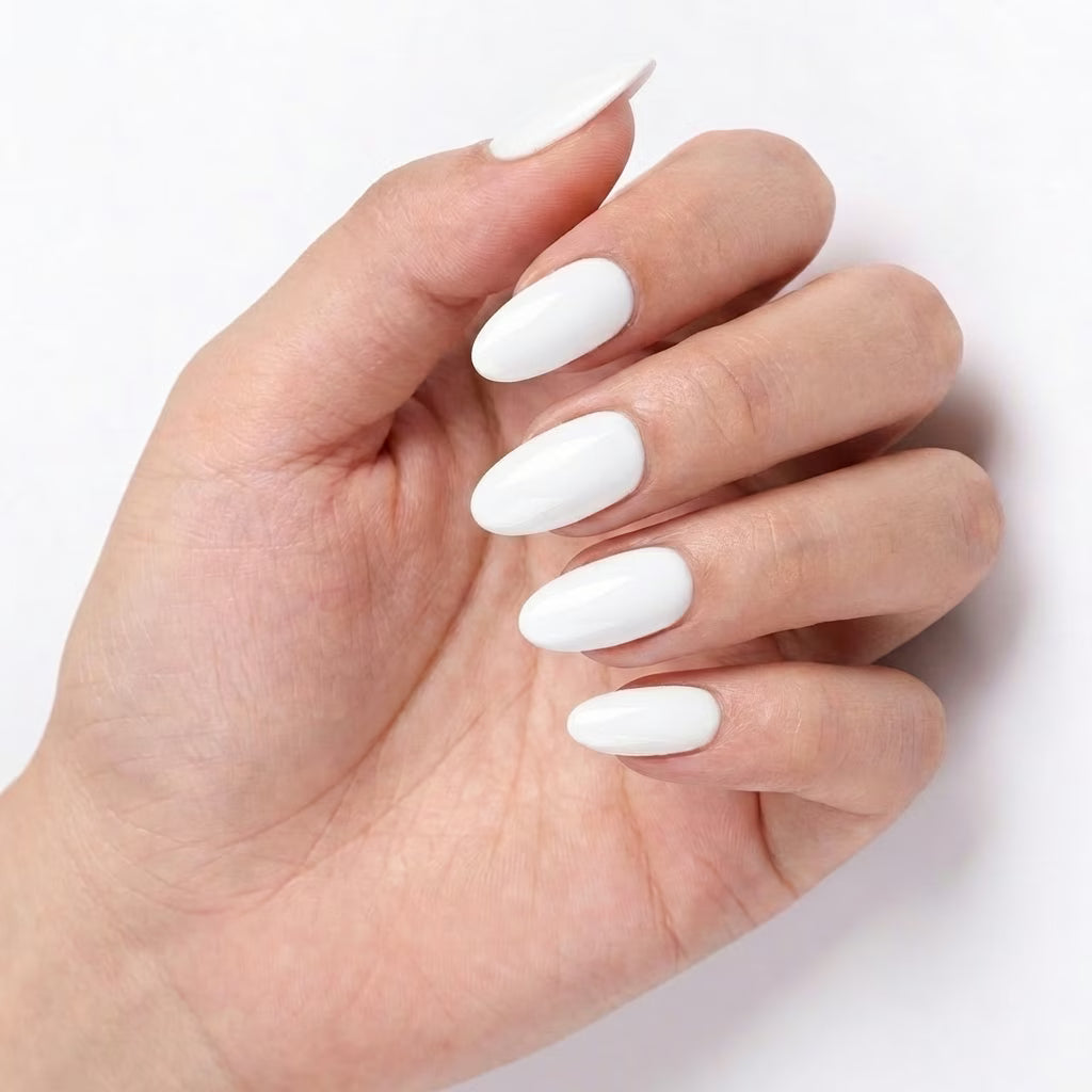 LILYCUTE Gel Polish LC-F002 hand-swatch-curled