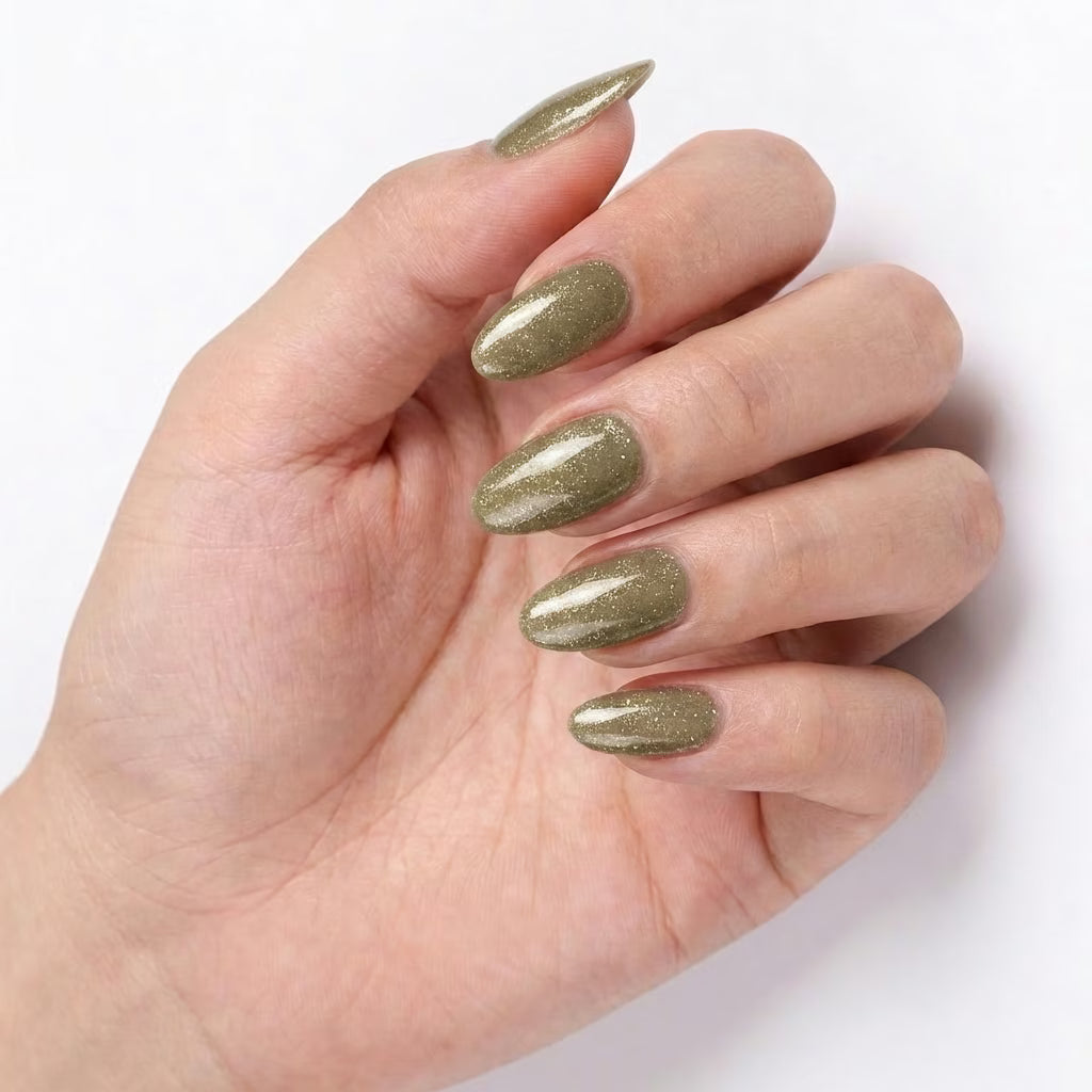 LILYCUTE Gel Polish LC-F025 hand-swatch-curled