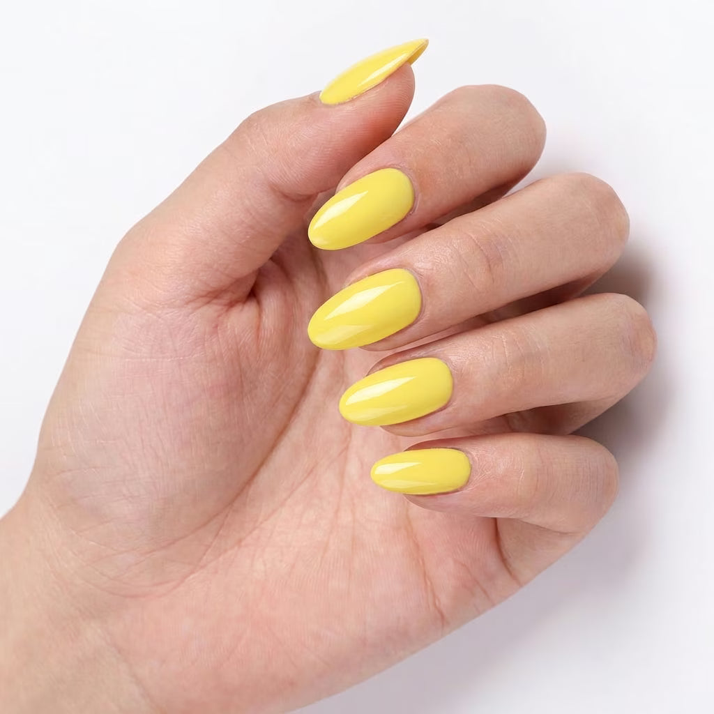 LILYCUTE Gel Polish LC-F026 hand-swatch-curled