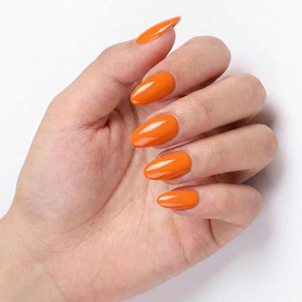 LILYCUTE Gel Polish LC-F030 hand-swatch-curled