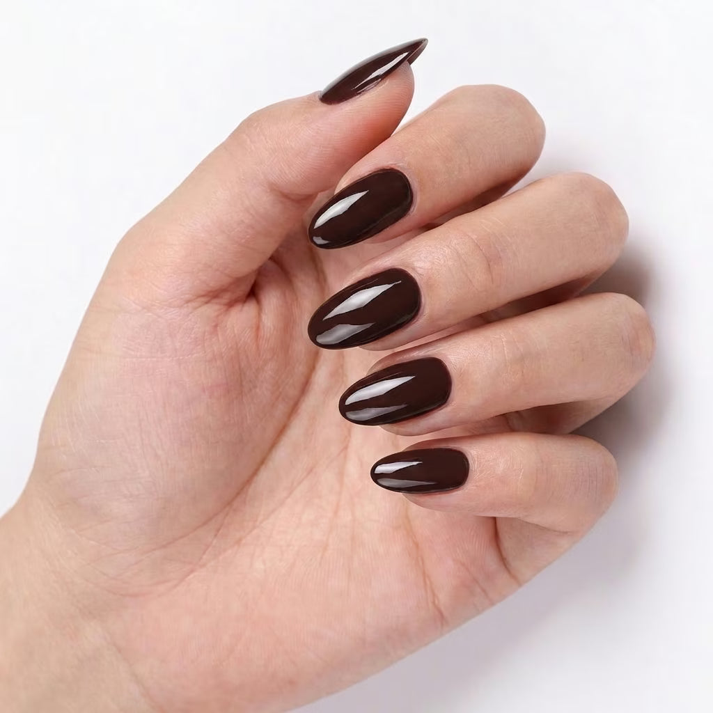 LILYCUTE Gel Polish LC-F039 hand-swatch-curled