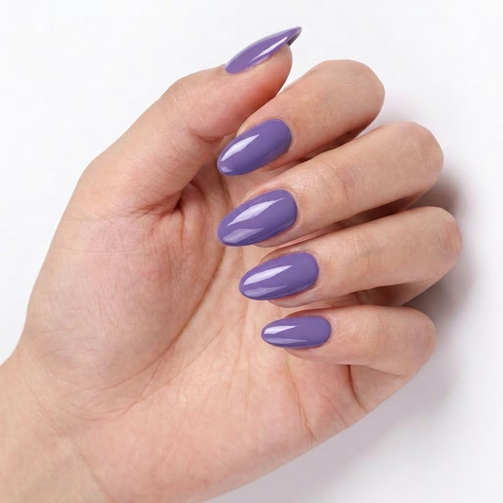 LILYCUTE Gel Polish LC-F060 hand-swatch-curled