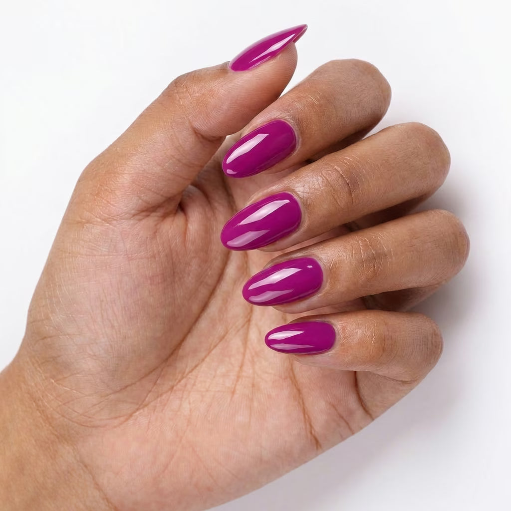 LILYCUTE Gel Polish LC-F067 hand-swatch-curled