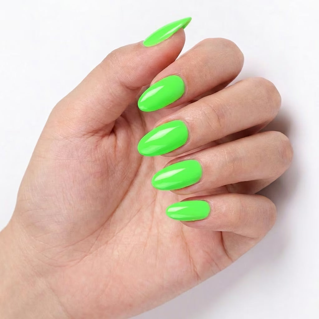 LILYCUTE Gel Polish LC-F094 hand-swatch-curled