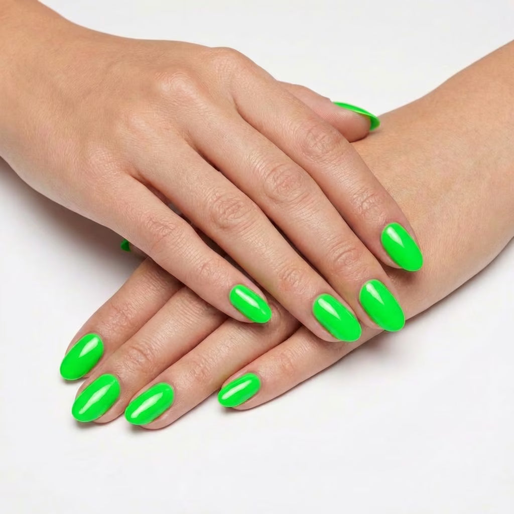 LILYCUTE Gel Polish LC-F095 hand-swatch-two-hands