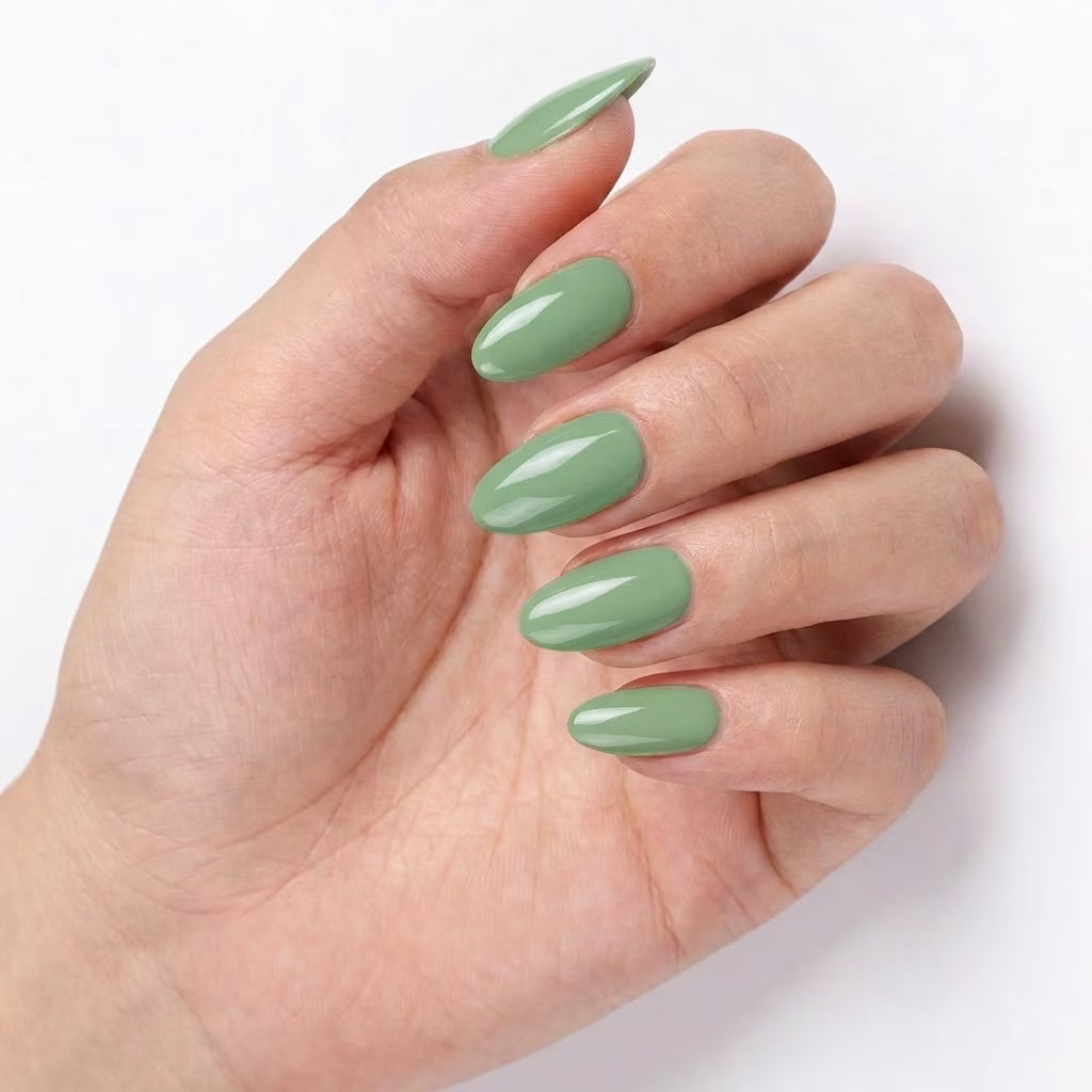 LILYCUTE Gel Polish LC-F100 hand-swatch-curled