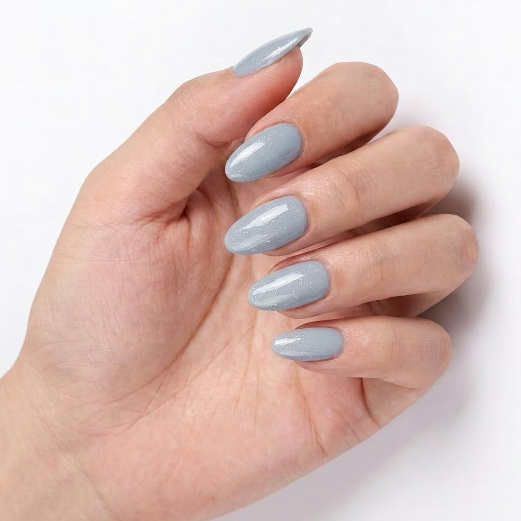 LILYCUTE Gel Polish LC-F107 hand-swatch-curled