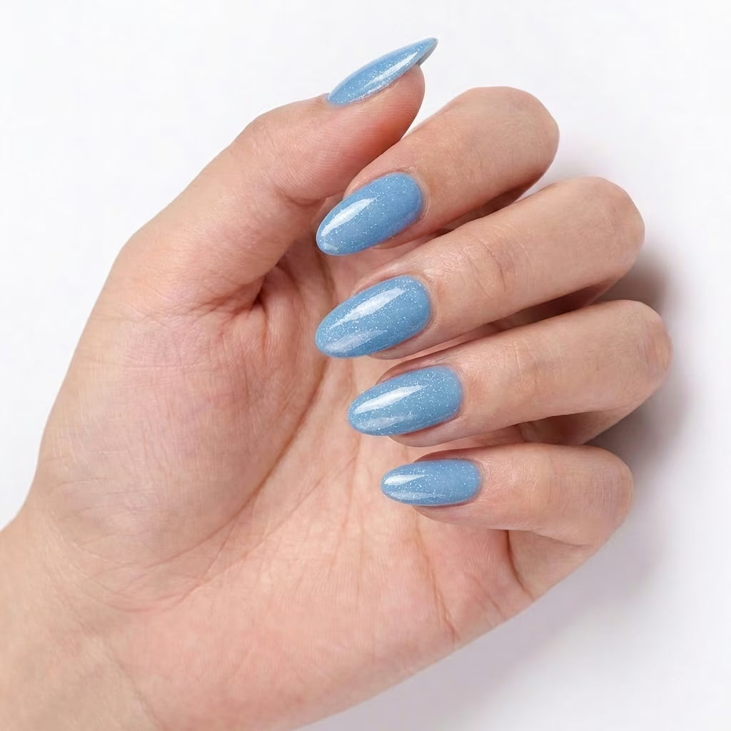 LILYCUTE Gel Polish LC-F112 hand-swatch-curled