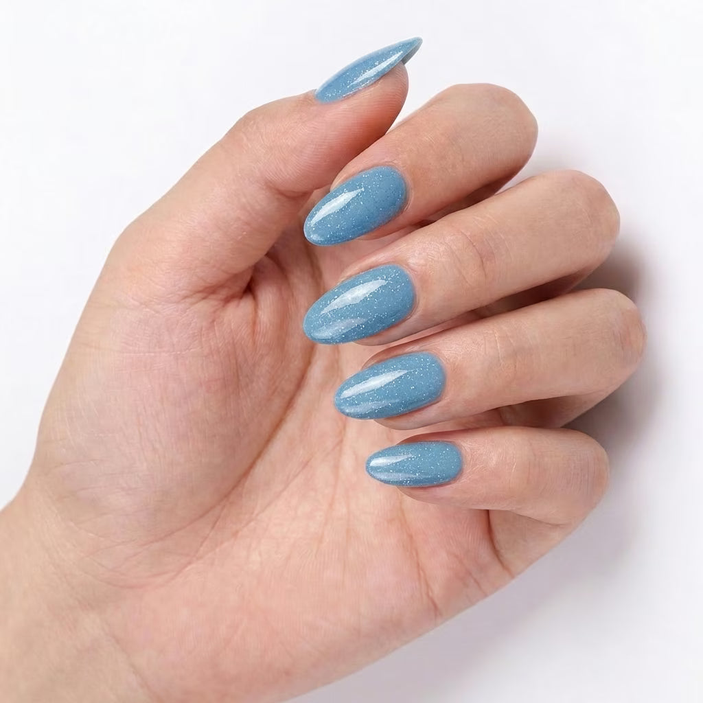 LILYCUTE Gel Polish LC-F128 hand-swatch-curled
