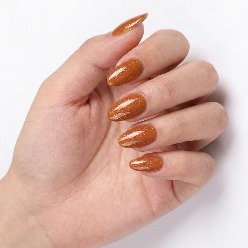 LILYCUTE Gel Polish LC-F180 hand-swatch-curled