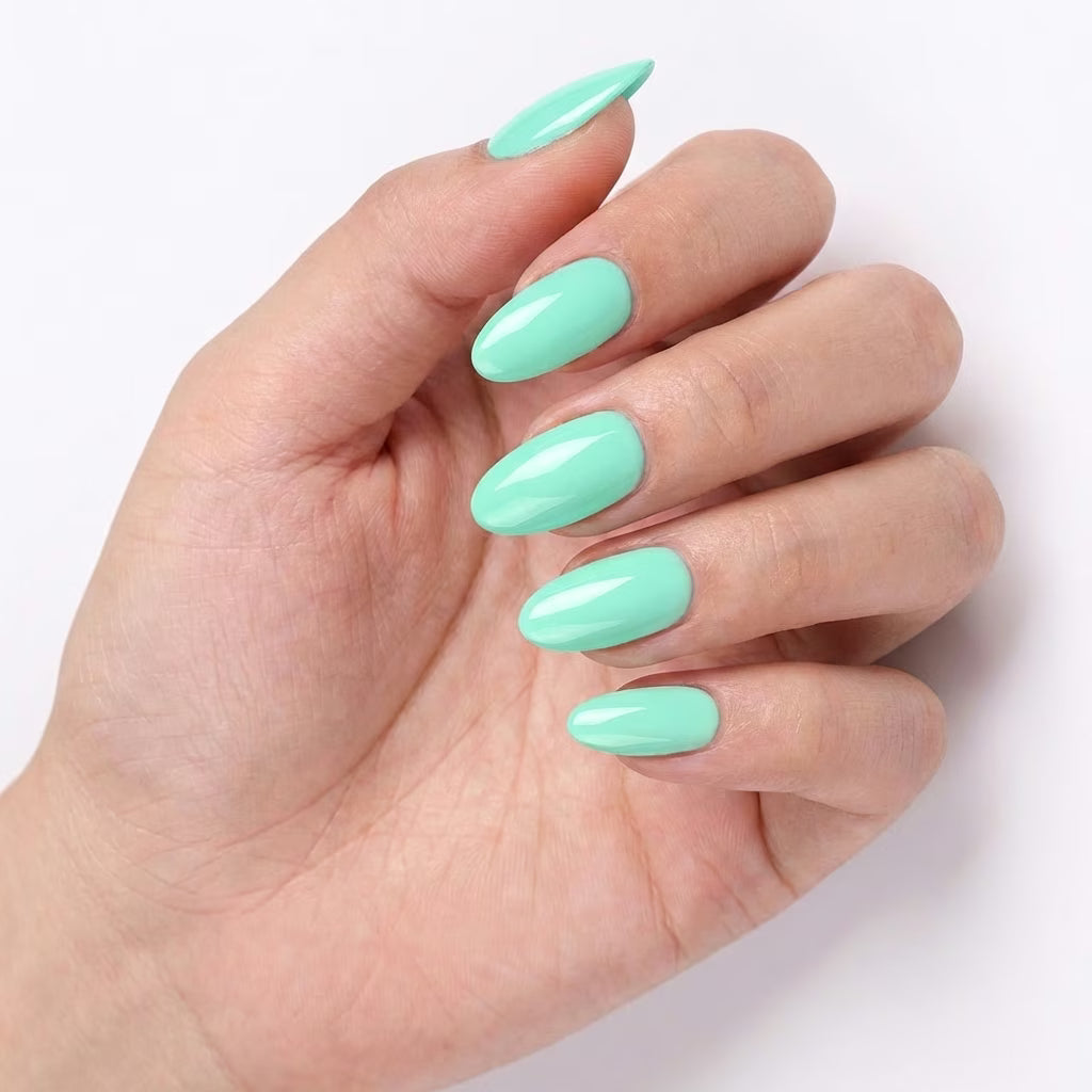 LILYCUTE Mint Green Nail Gel Polish 7ml (X087) UV LED - LILYCUTE - Hand Swatch