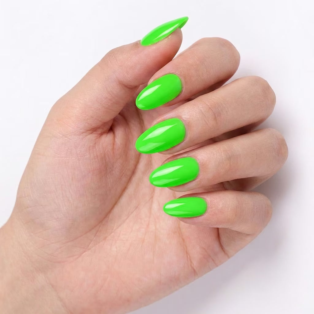 LILYCUTE Neon Green Nail Gel Polish 7ml (X095) UV LED - LILYCUTE - Hand Swatch