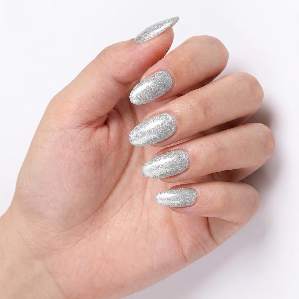 LILYCUTE Silver Nail Gel Polish 7ml (X107) UV LED - LILYCUTE - Hand Swatch