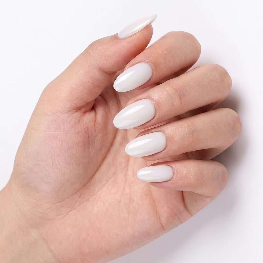 LILYCUTE Snow White Nail Gel Polish 7ml (X003) UV LED - LILYCUTE - Hand Swatch